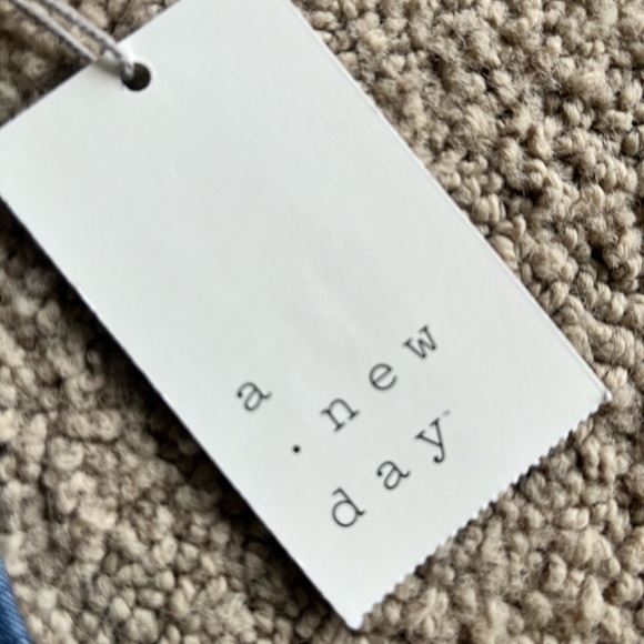 a new day Chambray 3” chino shorts NWT size 10 - Picture 2 of 12